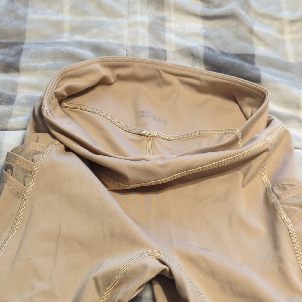 Tan Motion By Fabletica Leggings